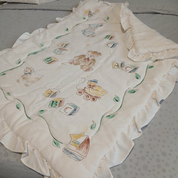 COPY - KidsLine Baby Bedding Quilt with lovely ruffled edge Made in USA - Picture 1 of 8